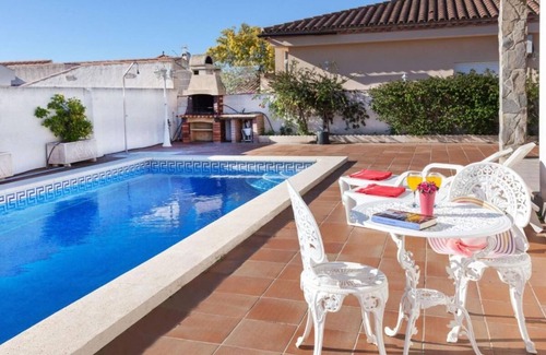 Miami Platja Villa | BEAUTIFUL AND COMFORTABLE VILLA IN MIAMI-PLAYA (Costa Dorada) WITH PRIVATE POOL, 6 PERSONS.