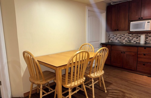 Chestermere Apartment | Beautiful and spacious lower unit
