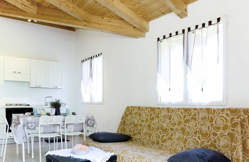 Pantasina Apartment | Beautiful apartment for 6 people with pool, TV, patio, pets allowed and panoramic view