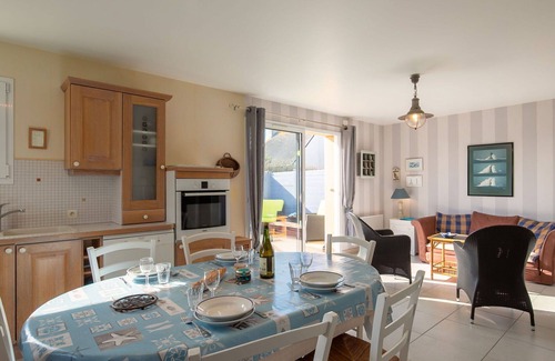 Kerlouan House | Beautiful apartment in villa for 5 guests with TV and terrace