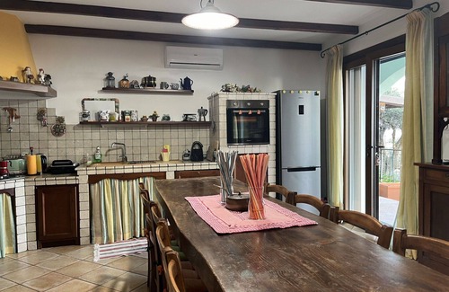 Artallo Apartment | Beautiful apartment for 4 people with WIFI, A/C, TV and patio