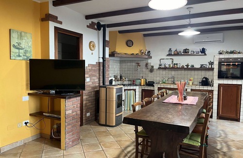 Artallo Apartment | Beautiful apartment for 4 people with WIFI, A/C, TV and patio