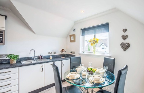 Forres Apartment | Beautiful apartment for 4 people with WIFI, TV and patio