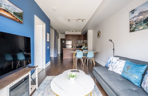 Wellington Place Apartment | Beautiful Condos In the Heart of Downtown by GLOBALSTAY