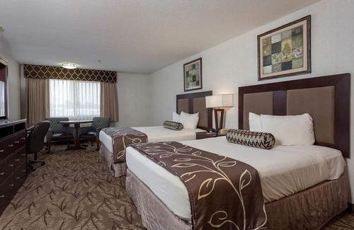 Idaho Falls Hotel | BEAUTIFUL ESCAPE! ONE PERFECT UNIT! COMPLETE WITH SPA, POOL, HOT-TUB