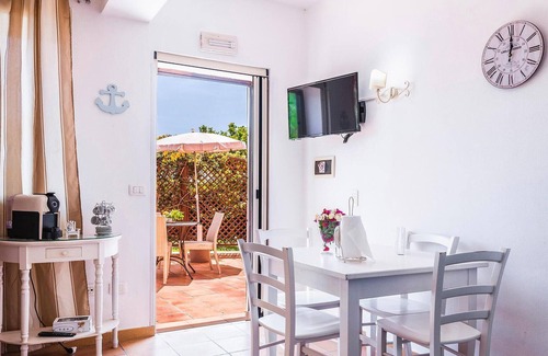 Fontane Bianche House | Beautiful Home in Siracusa With Wifi and 1 Bedrooms