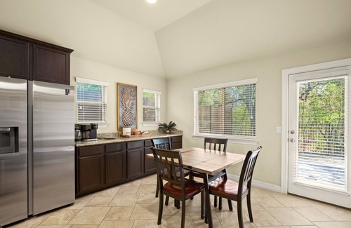 Austin House | Beautiful home minutes from airport and downtown.
