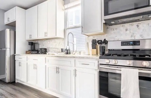 Fairview House | Beautiful House 20 min. to NYC up to 8 People