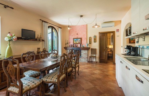 San Miniato Villa | Beautiful private villa for 10 people with A/C, private pool, WIFI, TV, patio and pets allowed
