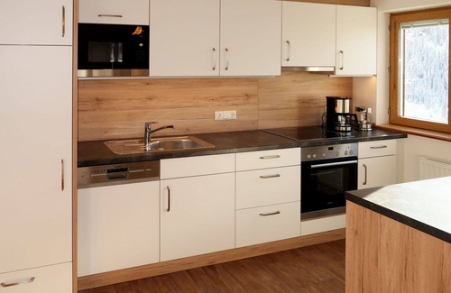 See House | Beautiful private villa for 10 guests with WIFI, TV and balcony