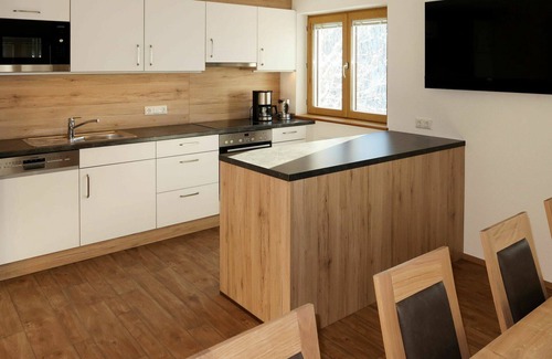 See House | Beautiful private villa for 10 guests with WIFI, TV and balcony