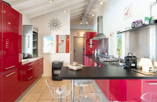 Bidart Villa | Beautiful private villa for 15 people with hot tub, private pool, WIFI, TV, terrace and pets all.