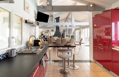 Bidart Villa | Beautiful private villa for 15 people with hot tub, private pool, WIFI, TV, terrace and pets all.