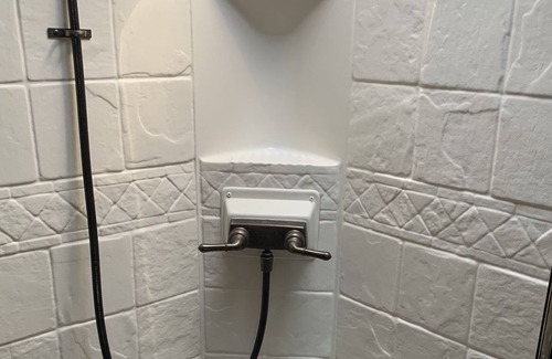 Pilot Hill House | Beautiful Property on 5 Acres in Sierra Foothills with Stunning Views - hot tub