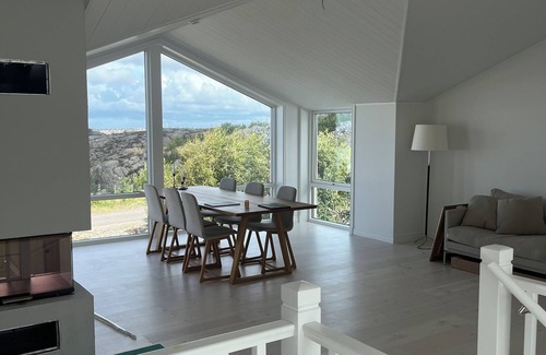 Fiskebackskil Villa | Beautiful summerhouse with magic seaview in Fiskebäckskil