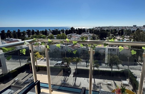 Trikomo Apartment | Beautiful Sea View Studio with Pool. 5-Min Walk to the Beach