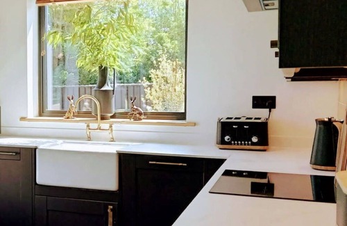 Howlett End House | Beautiful villa for 4 guests with WIFI, TV and terrace