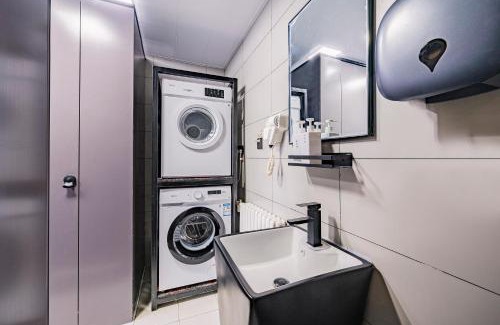 Yansha Hotel | BeiJing Seeyou Youth Hostel - Lama Temple&Tian'anmen& Forbidden City ,One stop on the special line to the airport Free Laundry Luggage Storage Wifi and laundry room Tourism service