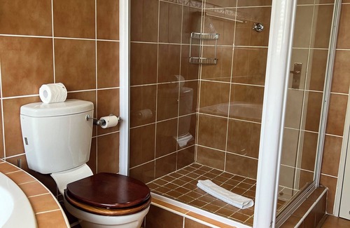 Berea Hotel | Benri B&B