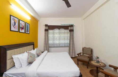 Bullawala Apartment | Berry 3BHK by Wabi Sabi Stays