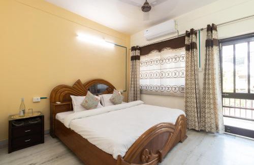 Bullawala Apartment | Berry 3BHK by Wabi Sabi Stays