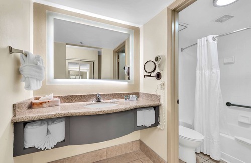 Florida Center Hotel | Best Western Orlando Gateway Hotel