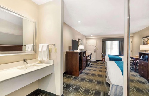 Plymouth Hotel | Best Western Plus Cold Spring