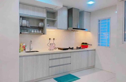 Taman Sri Endah Apartment | Big Happy Family @ Sri Petaling/Axiata Stadium