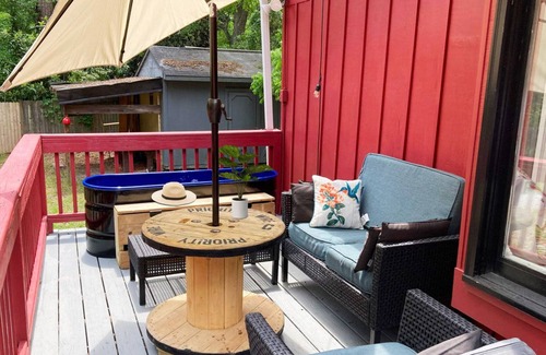 Columbia House | Big Red Farmhouse Living near DT, USC, Ft. J!