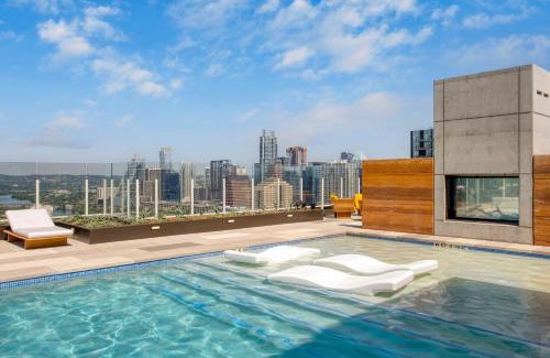 Rainey Street Historic District House | Billy by AvantStay Brand New Condo in Austin w Amazing Amenities