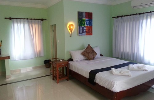 Krong Kaeb Hotel | Bird of Paradise Bungalows