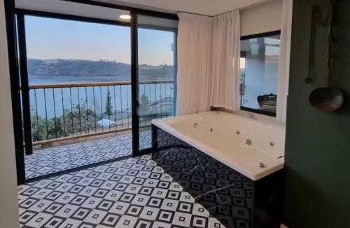 Masade Apartment | BiRKA - סוויטות מהממות מול נוף ברכת רם