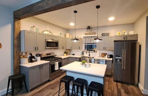 Keyesport House | Bixler's Boathouse