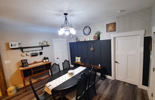 Keyesport House | Bixler's Boathouse