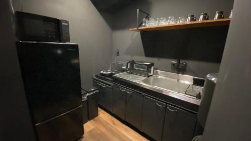 Maejima Apartment | Black Villa Naha 最大8名宿泊可 136平米 美栄橋駅 徒歩1分 国際通り 徒歩7分