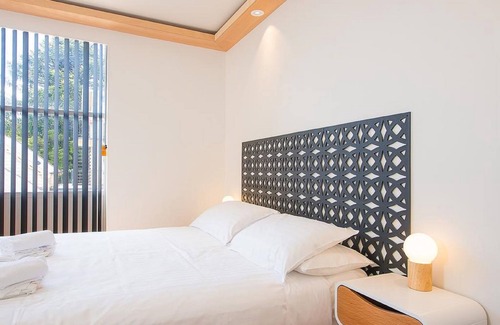 Battery Point Hotel | Blue Hills Motel