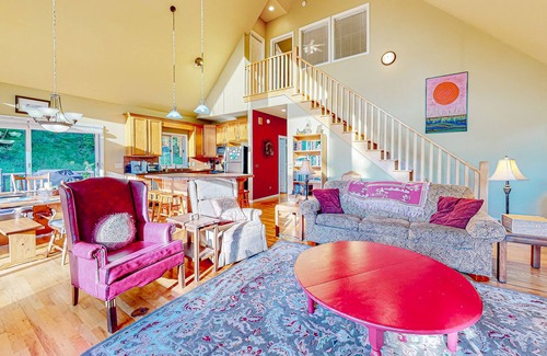 Canton Cabin | Blue Ridge Mountain dream cabin with wraparound deck and big views