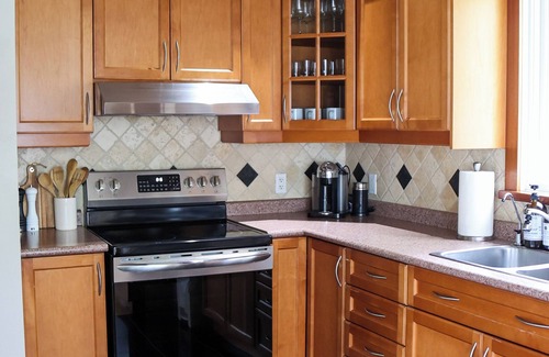 Ramara Cottage | Bluebird Cottage - Lakefront - Casino