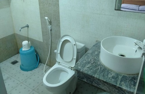 Saravanampatty Hotel | Bluestones Residency