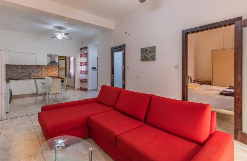Cospicua Apartment | Bormla - Comfortable two bedroom apartment