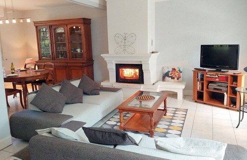 Plouenan House | Breton cottage in a quiet location with fireplace, Plouenan