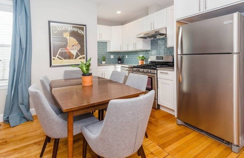 Dorchester House | Bright Boston House | near T