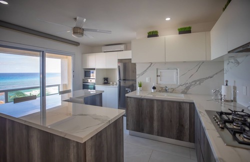 Zona Hotelera Resort | Brisas Beachfront Penthouses