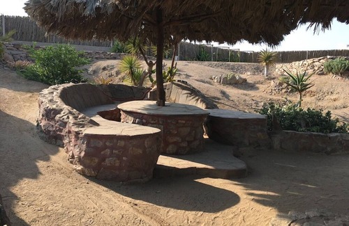 Erongo House | Bungalow in the desert, but near the city