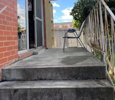 Bundoora House | c 交通便利民宿旅店Queen room near business district