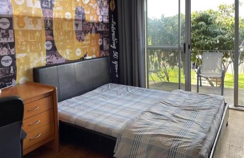 Bundoora House | c 交通便利民宿旅店Queen room near business district