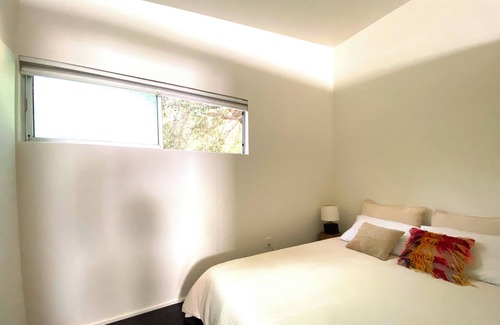 Sylvia Park Cabin | Cabin retreat nestled in the Santa Monica Mountains. 10min drive to the beach!