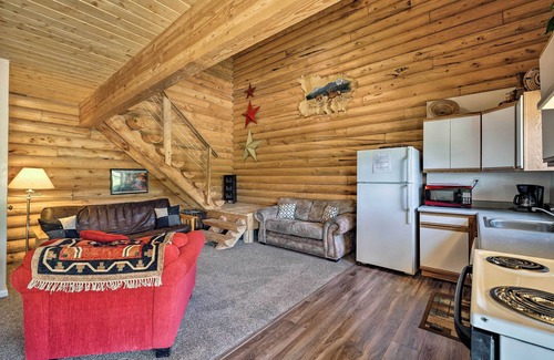 Spanish Valley Cabin | Cabin w/Fire Pit, Views & BBQ: 18 Mi to Moab!