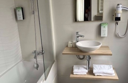 14th Arrondissement Hotel | Campanile Paris 14 - Maine Montparnasse