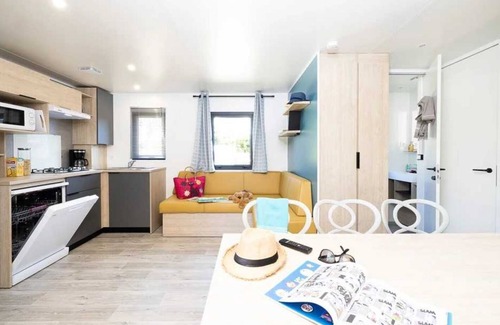 Montpon-Menesterol House | Camping 3 étoiles - Piscine - ccba0ag